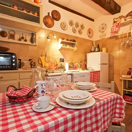 Casa Laura אורטה סאן ג'יוליו