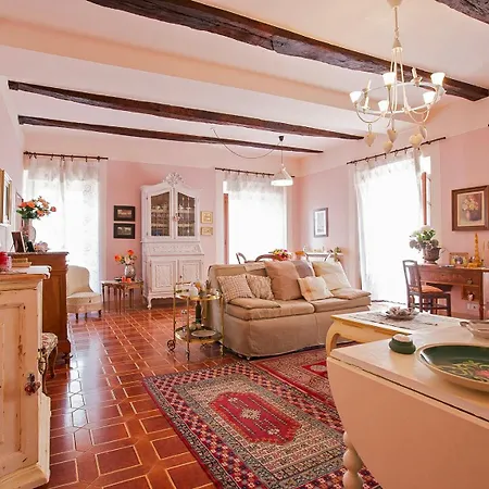 Casa Laura אורטה סאן ג'יוליו